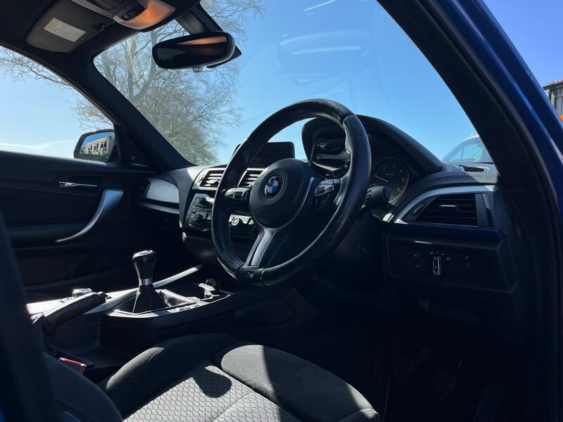 BMW 1 SERIES