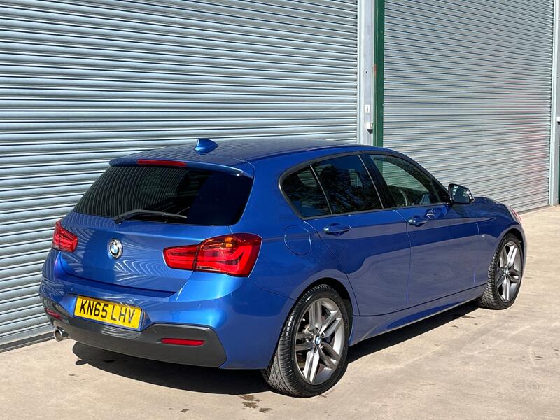 BMW 1 SERIES